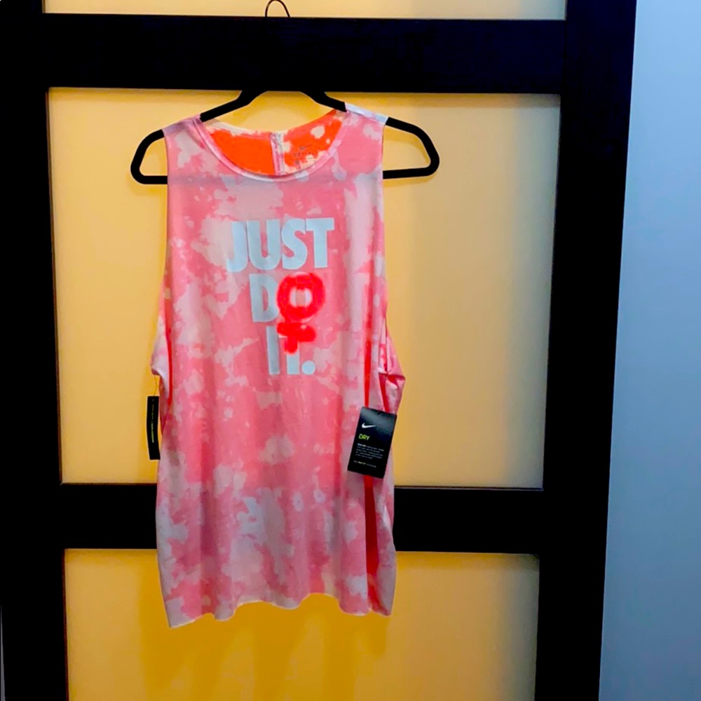 Women’s Dri-Fit Nike tank top